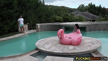 Very Skinny America Chick Gets Horny With Swimming Couch
